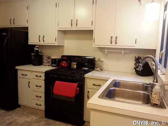 2nd image of 202 Pleasantview Dr