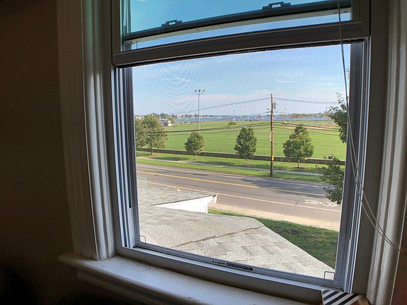 5th image of 29 Seaview Ave #3