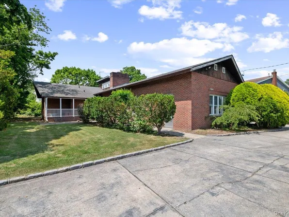 1026 W Broadway, Woodmere, NY 11598
