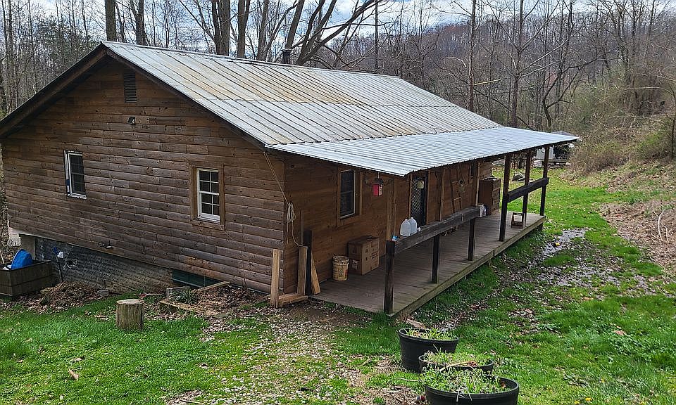 2nd image of 731 Mount Morgan Rd