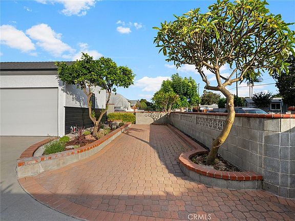 2nd image of 5216 Mesmer Ave
