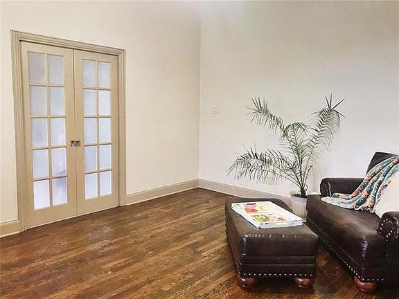 5th image of 1009 Morton Hill Ln