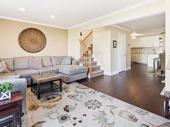5th image of 7403 Spruce Mill Dr