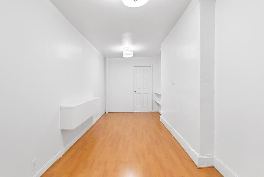 2nd image of 168 Elizabeth St APT 3
