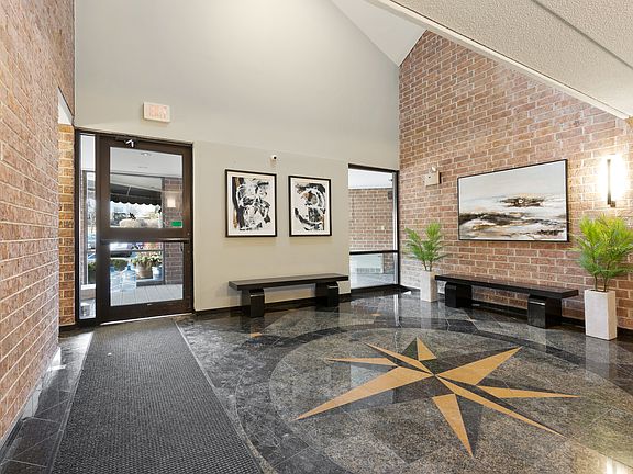 3rd image of 75 Kristin Cir APT 426