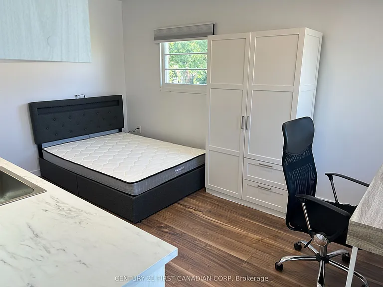 1473 Adelaide St N #2 — Photo 10