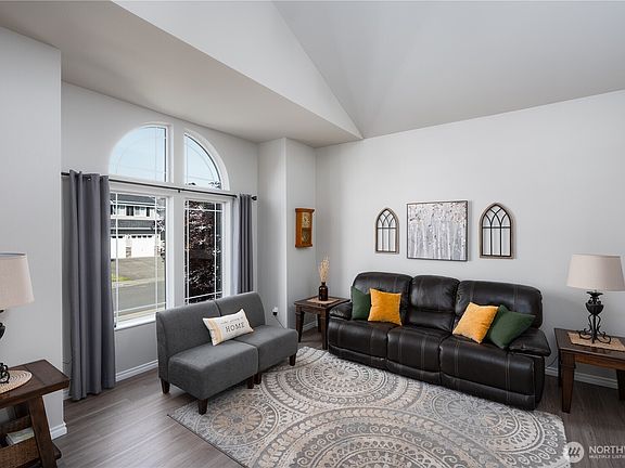 4th image of 15415 67th Avenue Ct E