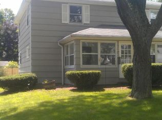 90 Summit St, Fairport, NY 14450