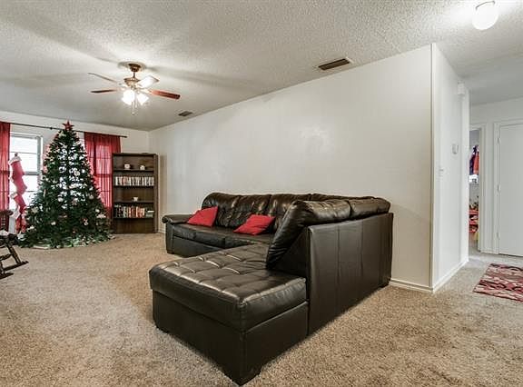 5th image of 2801 Dennis Cir