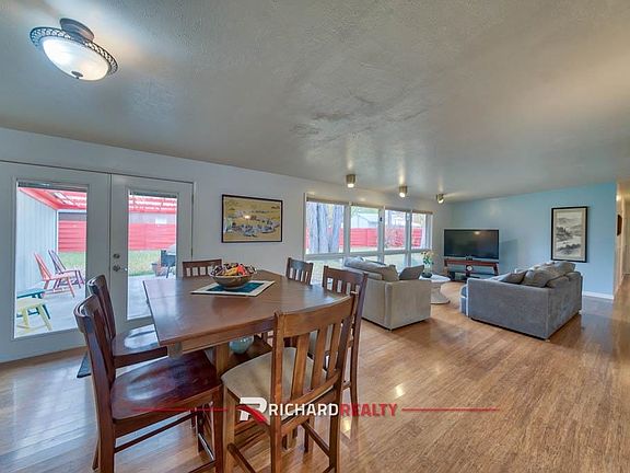 3rd image of 525 College Dr
