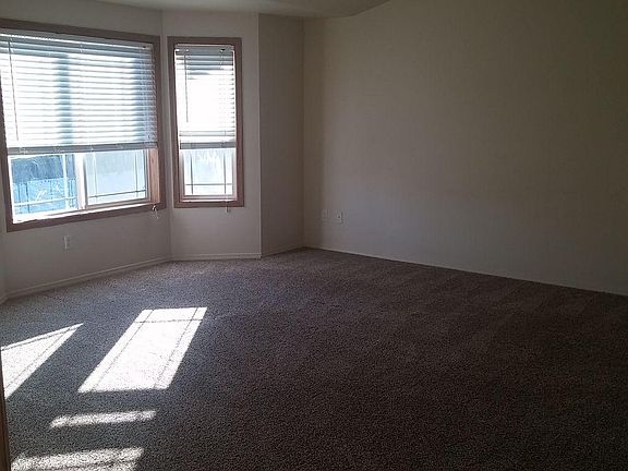 3rd image of 11418 NE 43rd Ave