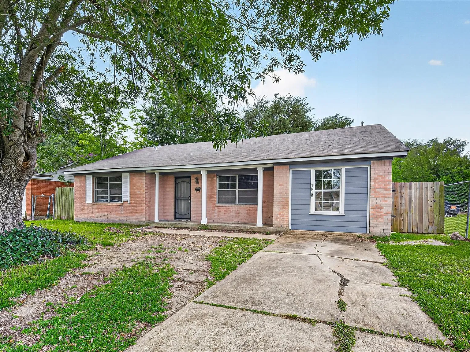 4 bed, 2.0 bath, 1744 sqft, $1,695 — Photo 3