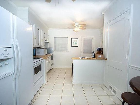 3rd image of 1506 Garland Dr #B