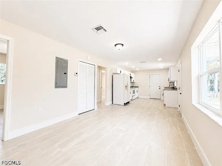 4426 Poinsettia St — Photo 2