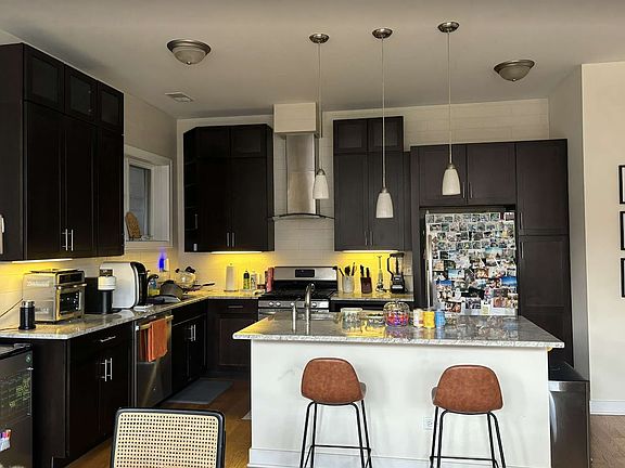 3rd image of 1412 W Chicago Ave APT 3W