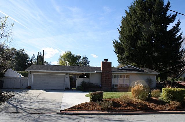 1st image of 19811 Merribrook Dr