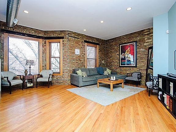 5th image of 2139 W Montrose Ave #4