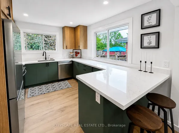 39 Carousel Ave, Hamilton, ON L9A 4L7