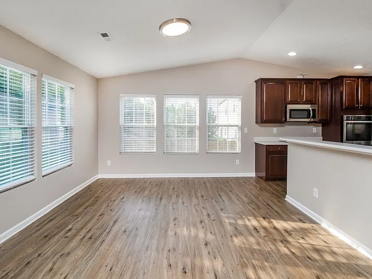 5874 Mahogany Pl SW — Photo 4