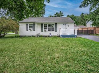 1 Highland Dr, Lockport, NY 14094