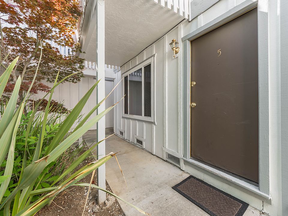 1st image of 655 Reseda Dr #5