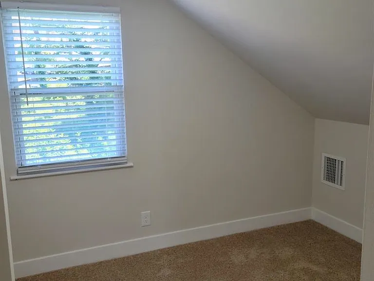 498 Manatawny St — Photo 27