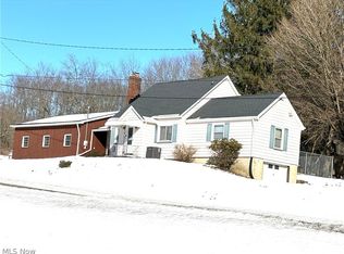 5288 Wheathill Rd, East Palestine, OH 44413