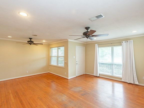 3rd image of 1810 Viking Dr