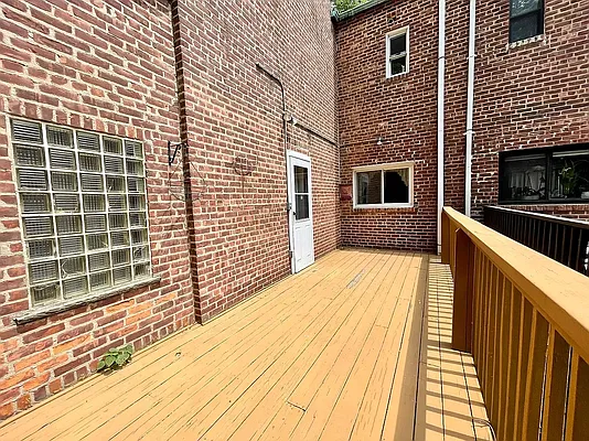 Rented by Re/Max In The City | media 33