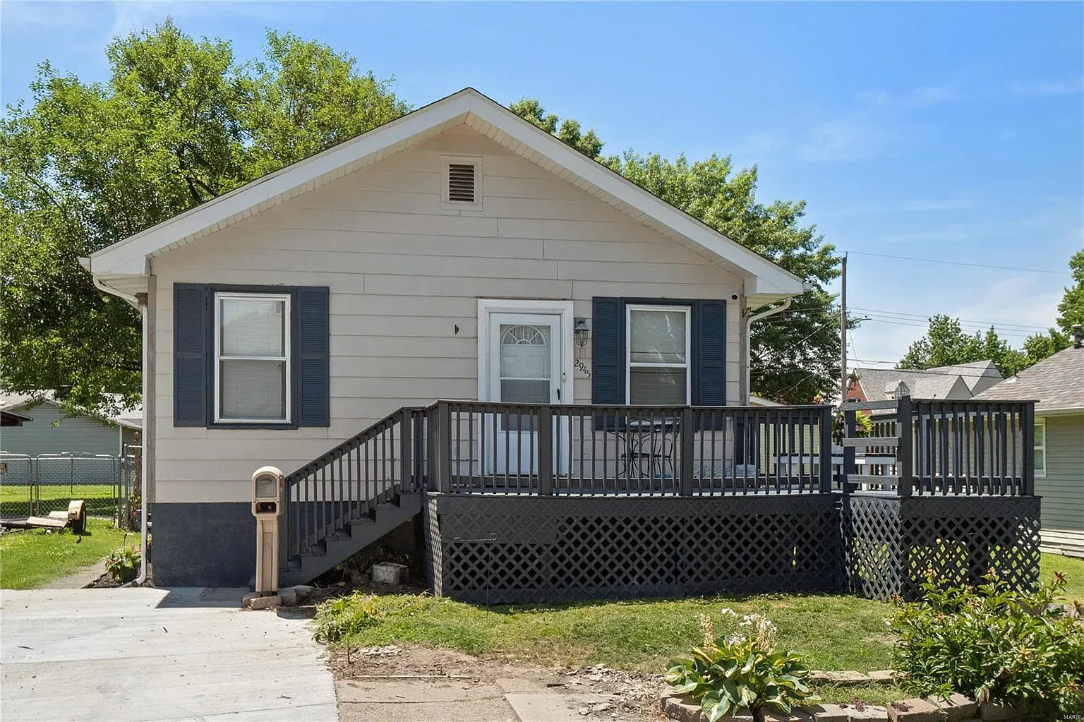 2945 Warren Ave photo 1