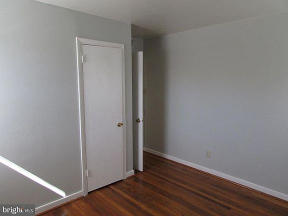 5th image of 2227 Capri Ct