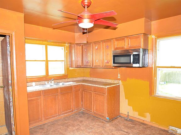 5th image of 2810 W Fremont St