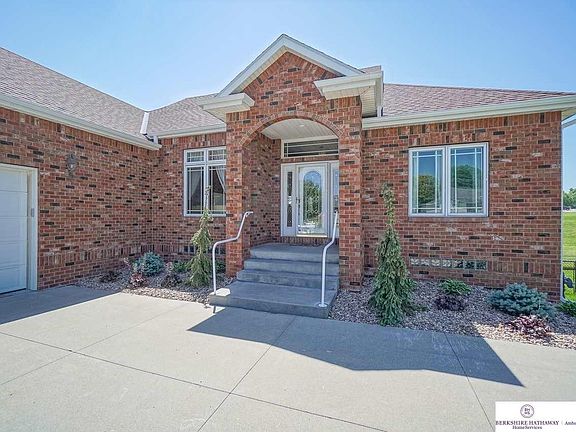2nd image of 7951 Yellow Knife Dr