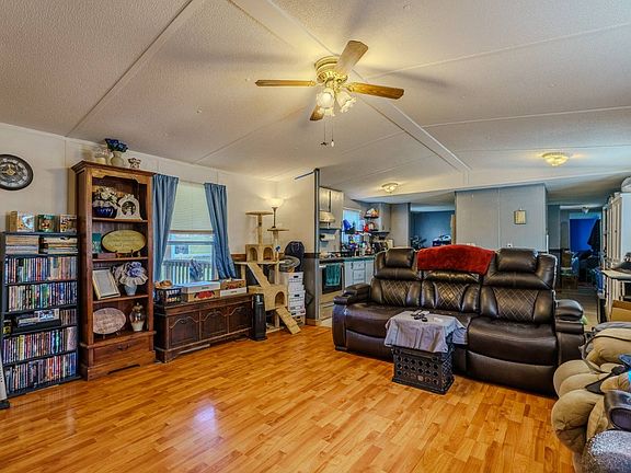 5th image of 362 Raccoon Valley Rd