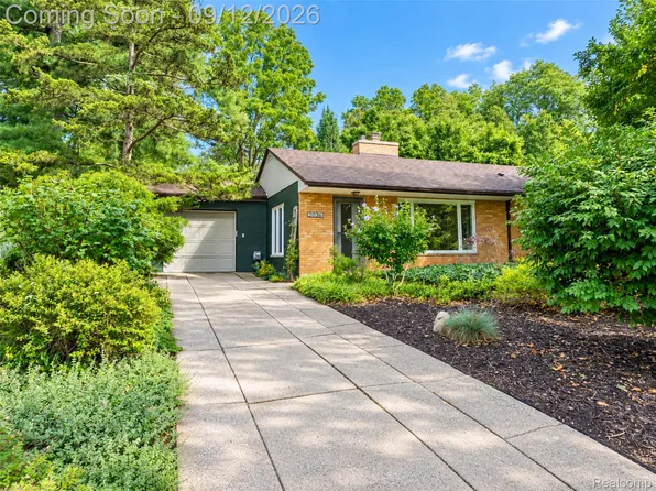 2036 Delafield Dr, Ann Arbor, MI 48105