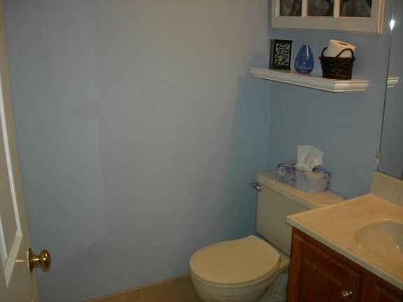 5th image of 4 Drury Ln
