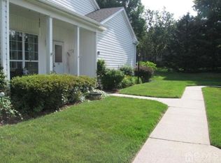 482 Skylark Dr, Monroe Township, NJ 08831