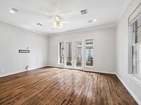 5th image of 622 Rutland St APT D