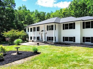 155 Valley View Dr, Factoryville, PA 18419