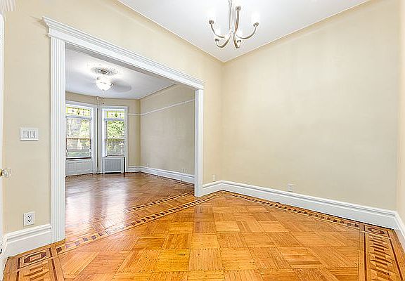 3rd image of 182 Sterling St #1