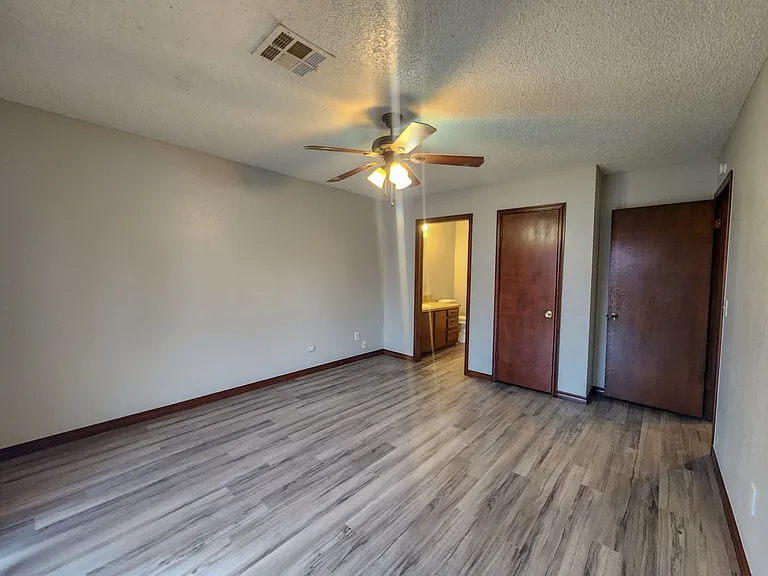 4104 N Market Ave — Photo 20