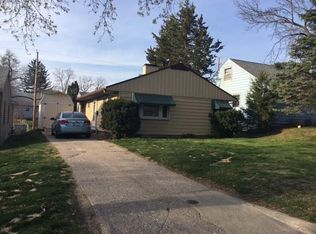 404 40th St NE, Cedar Rapids, IA 52402