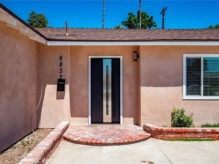 8832 Odessa Ave — Photo 24
