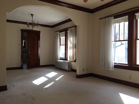 Living Rm to Dining Rm