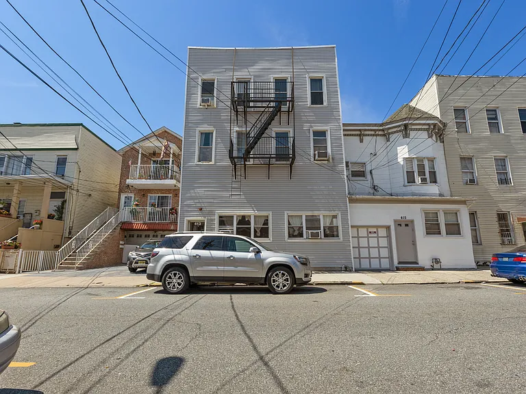 413 70th St #6 — Photo 3
