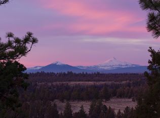 1122 NW Foxwood, Bend, OR 97703