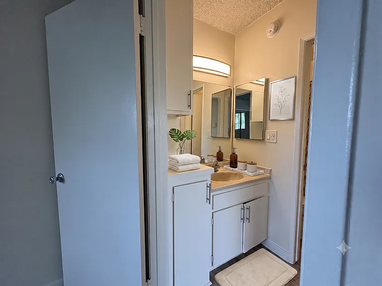 4272 Corinth Ave — Photo 8