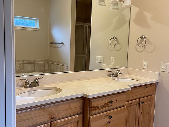 4th image of 1039 Anglers Bend Way