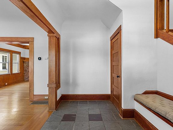 3rd image of 2516 Encinal Ave