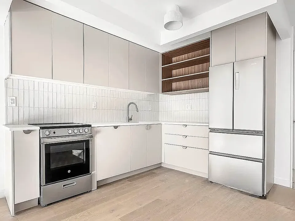 237 McGuinness Blvd #6H